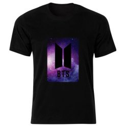 تیشرت آستین کوتاه مردانه مدلBTS مدل TM9083 رنگ مشکی